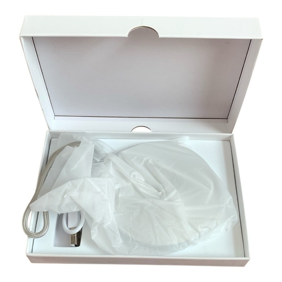 NIB Executive Power Bank 6000Mah Round Silver Cell Phones Portable Extra Charger - Picture 3 of 6